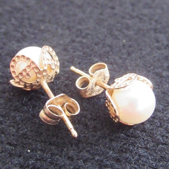 14K Filigree, Yellow Gold w/ 6mm Pearls, Earrings, Vintage, 90s, Floral - Picture 3 of 11